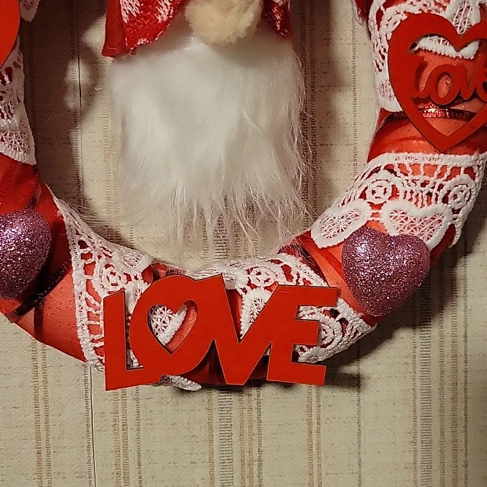 HAND CRAFTED WREATH VALENTINE'S LOVE AND GNOME
